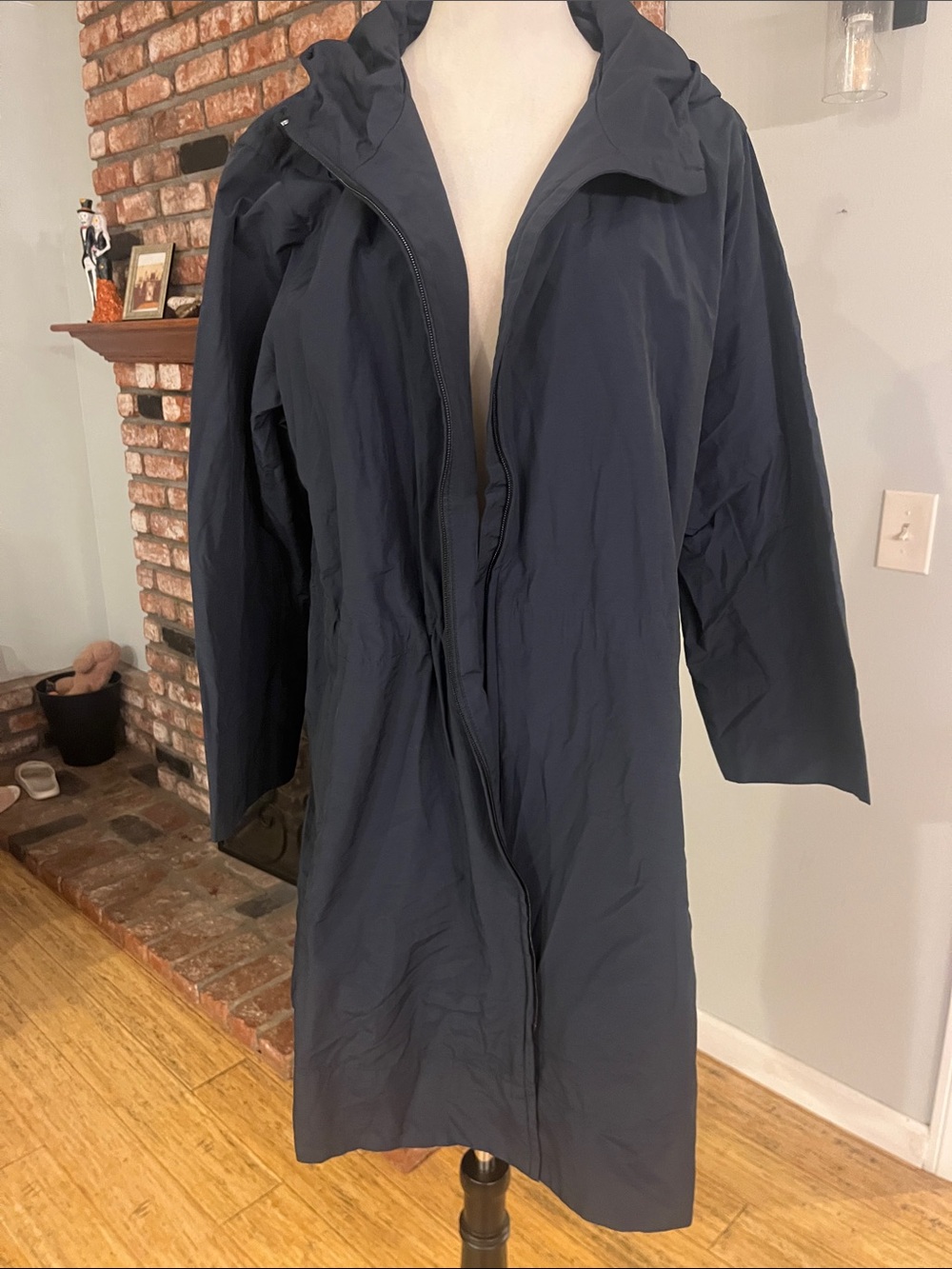 Eileen Fisher $298 Navy Hooded Raincoat . - Picture 1 of 3